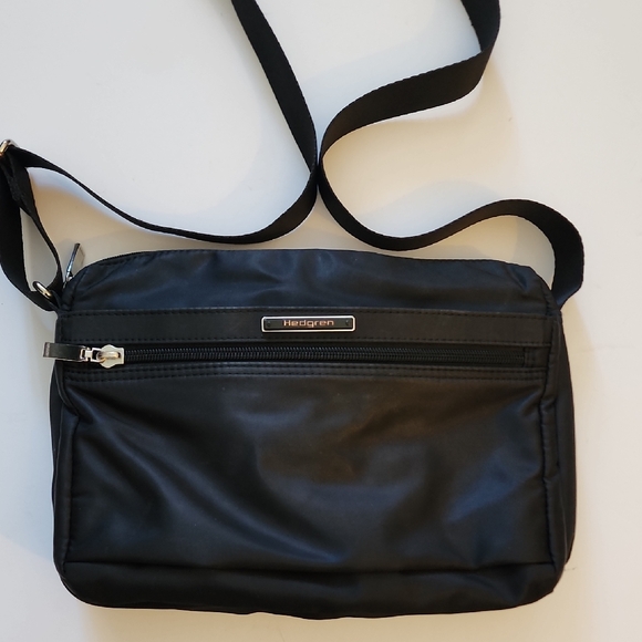 Hedgren Handbags - Hedgren Black Messenger Bag.  EUC.